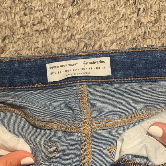 Super High Waist Jeans - Picture 3 of 3